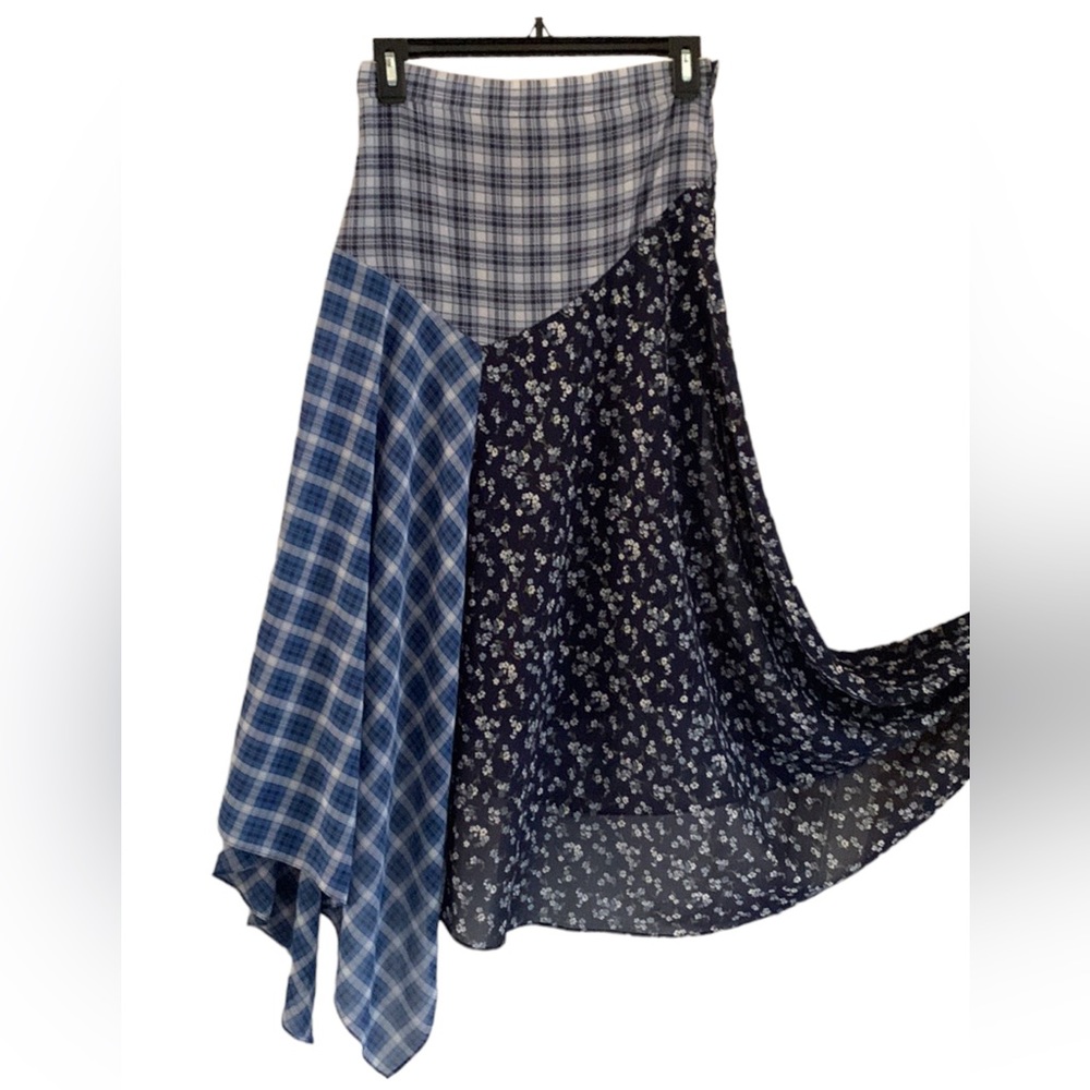 New Michael Kore long Skirt blue, 95%polyester made in Canada size 2